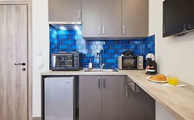Live in a funky&renovated studio near Acropolis