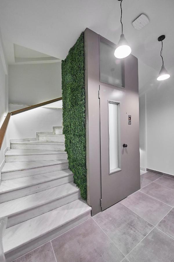 Live in a funky&renovated studio near Acropolis Atene Esterno foto